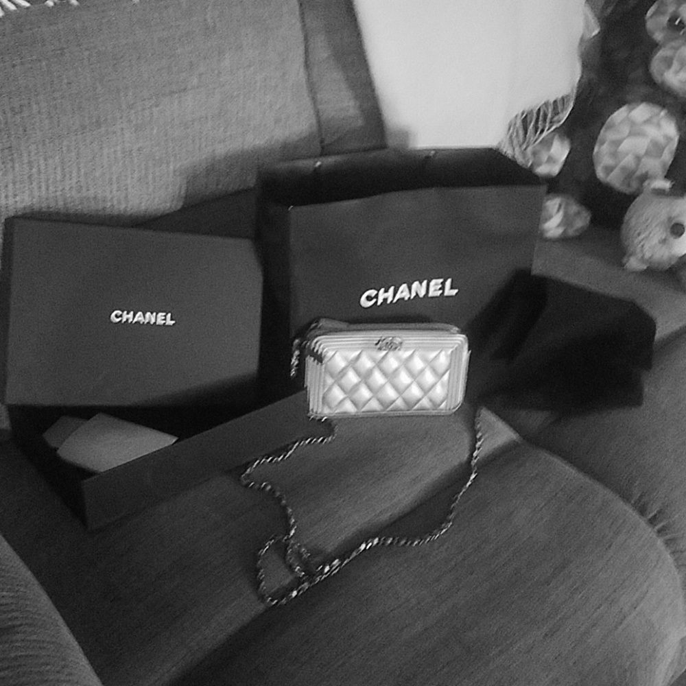 Chanel pursue